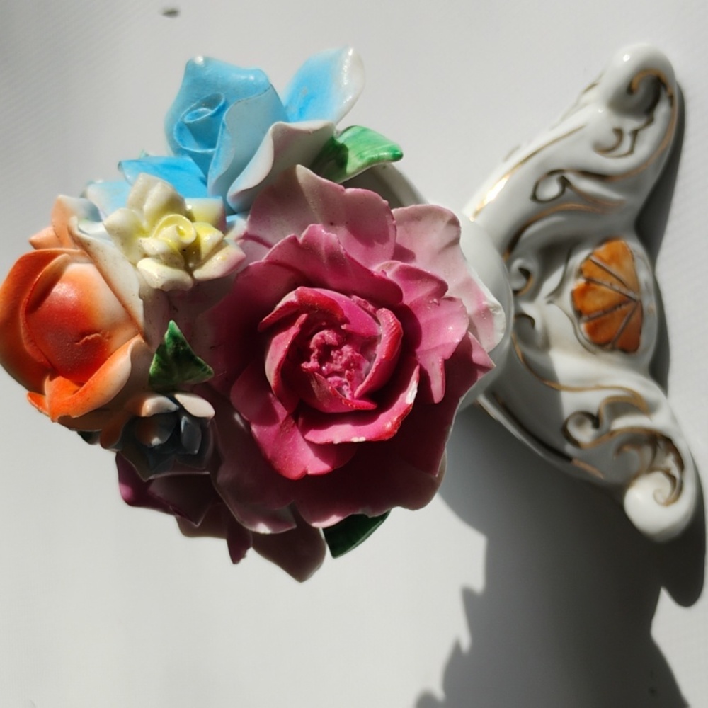 ⚜️ Vintage CAPODIMONTE FLORAL BOUQUET Porcelain  MCM